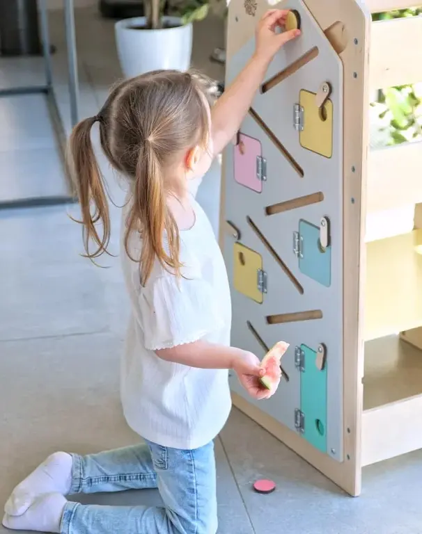 BusyKids Play XL Leertoren, Tafel en Stoel – Vanille - Afbeelding 10